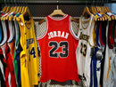 Regata NBA Retrô - Chicago Bulls 1984/85 Mitchell & Ness
