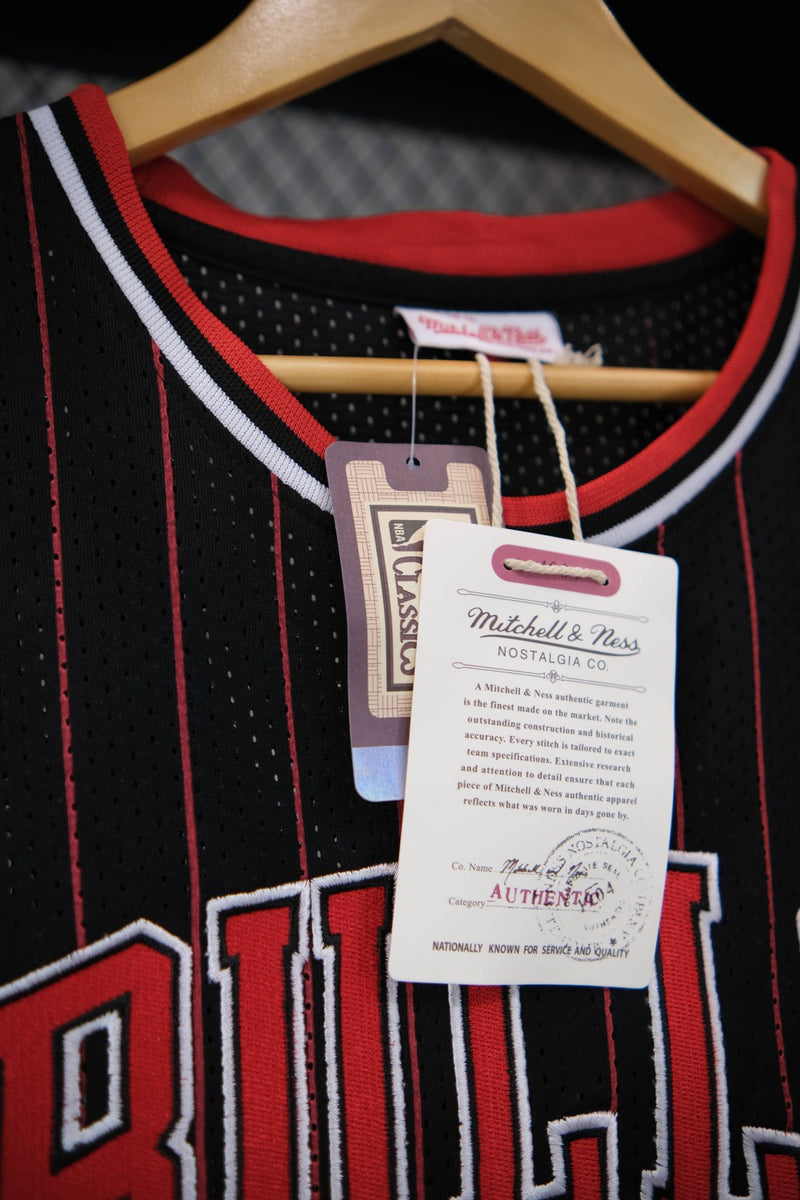 Regata NBA Retrô - Chicago Bulls 1996/97 Mitchell & Ness