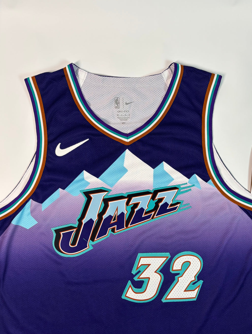 Regata NBA - Utah Jazz Classic Edition 22/23 Authentic Version | PRONTA ENTREGA #MALONE Lendas Autênticas
