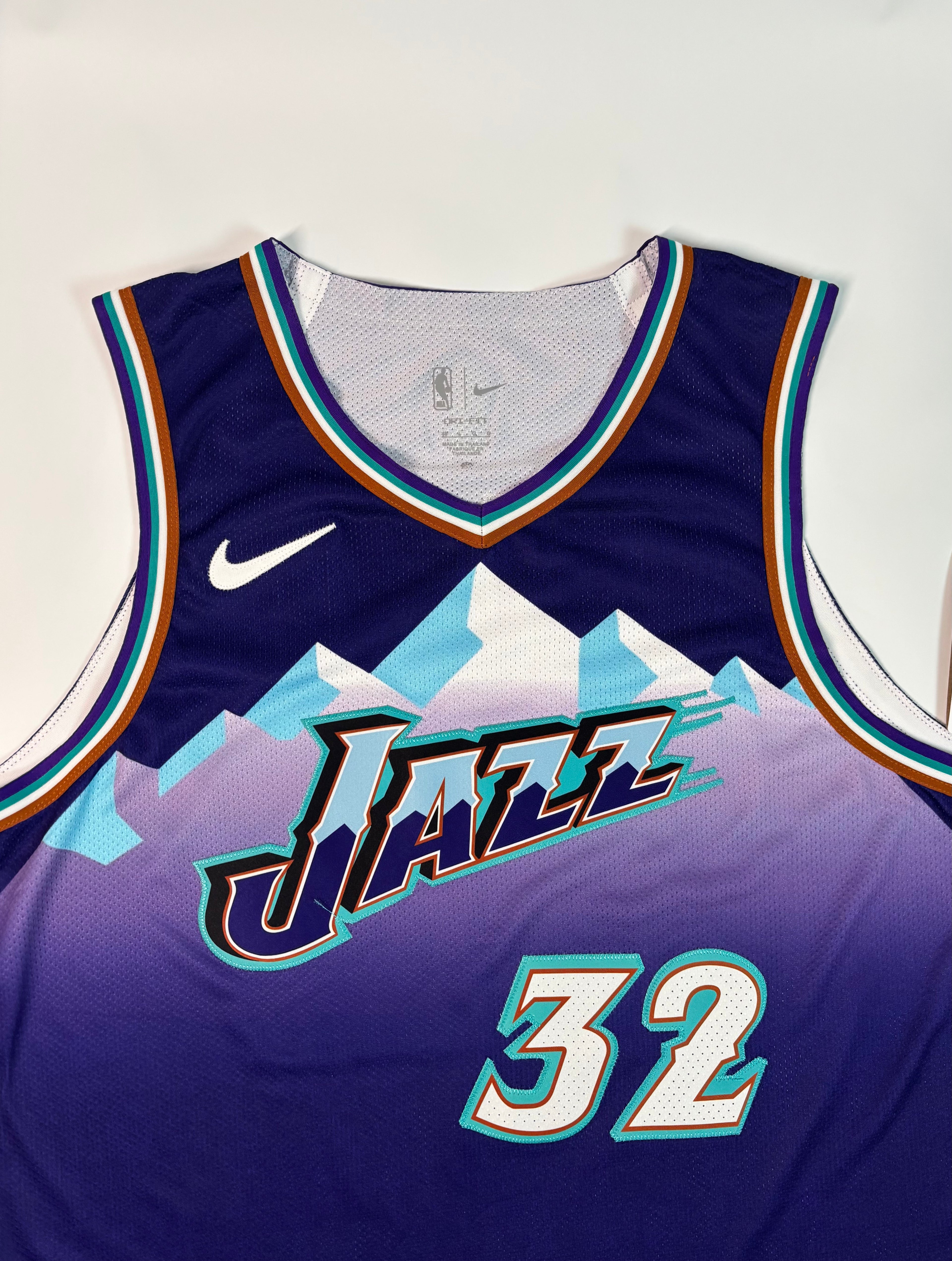 Regata NBA - Utah Jazz Classic Edition 22/23 Authentic Version | PRONTA ENTREGA #MALONE Lendas Autênticas