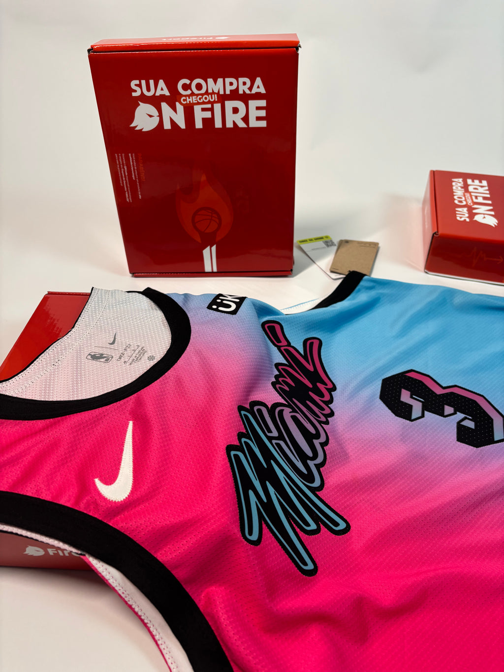 Regata NBA - Miami Heat City Edition 22/23 Authentic Version | PRONTA ENTREGA #WADE Lendas Autênticas