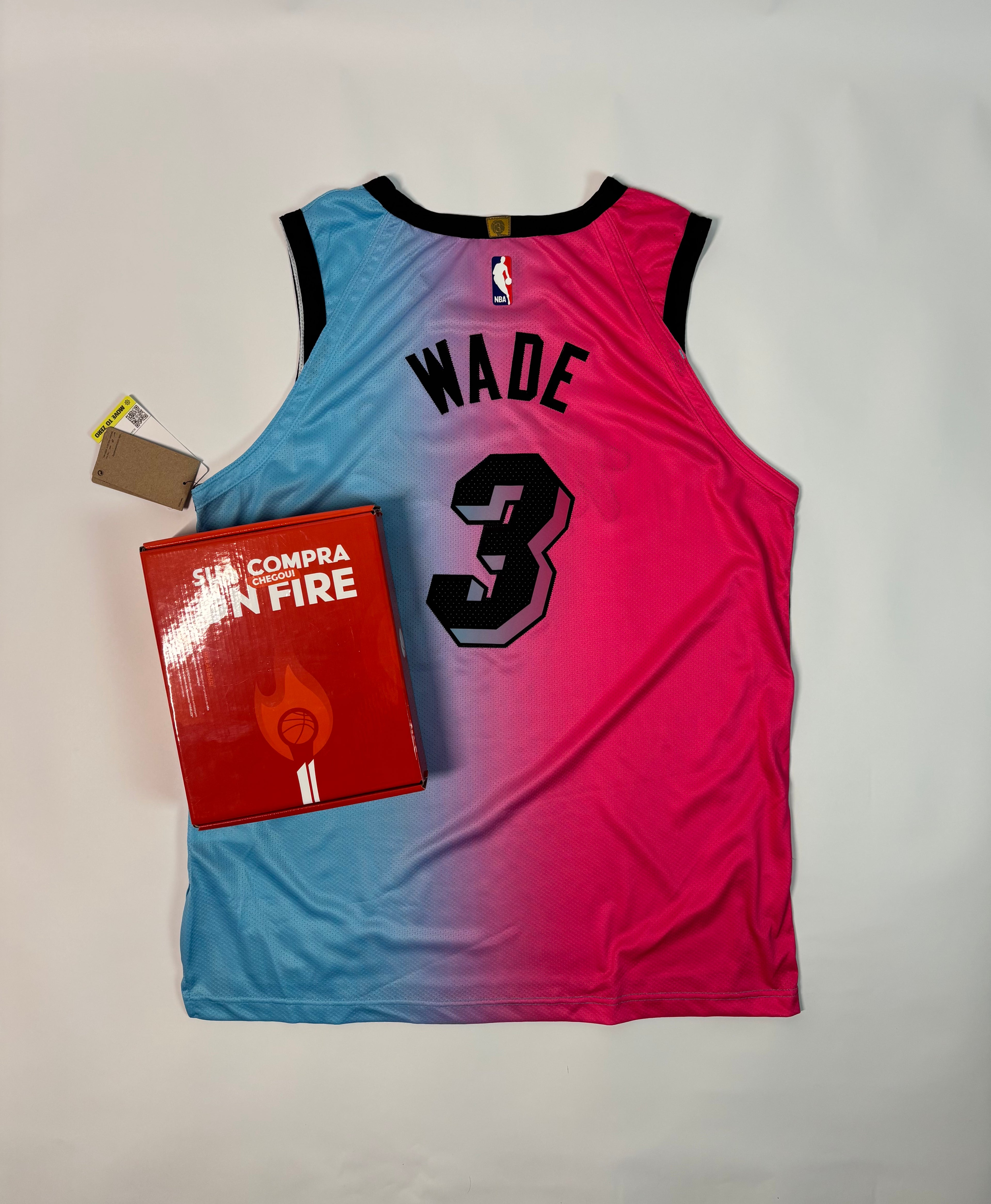 Regata NBA - Miami Heat City Edition 22/23 Authentic Version | PRONTA ENTREGA #WADE Lendas Autênticas
