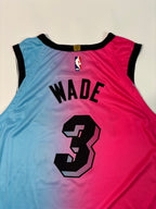 Regata NBA - Miami Heat City Edition 22/23 Authentic Version | PRONTA ENTREGA #WADE Lendas Autênticas