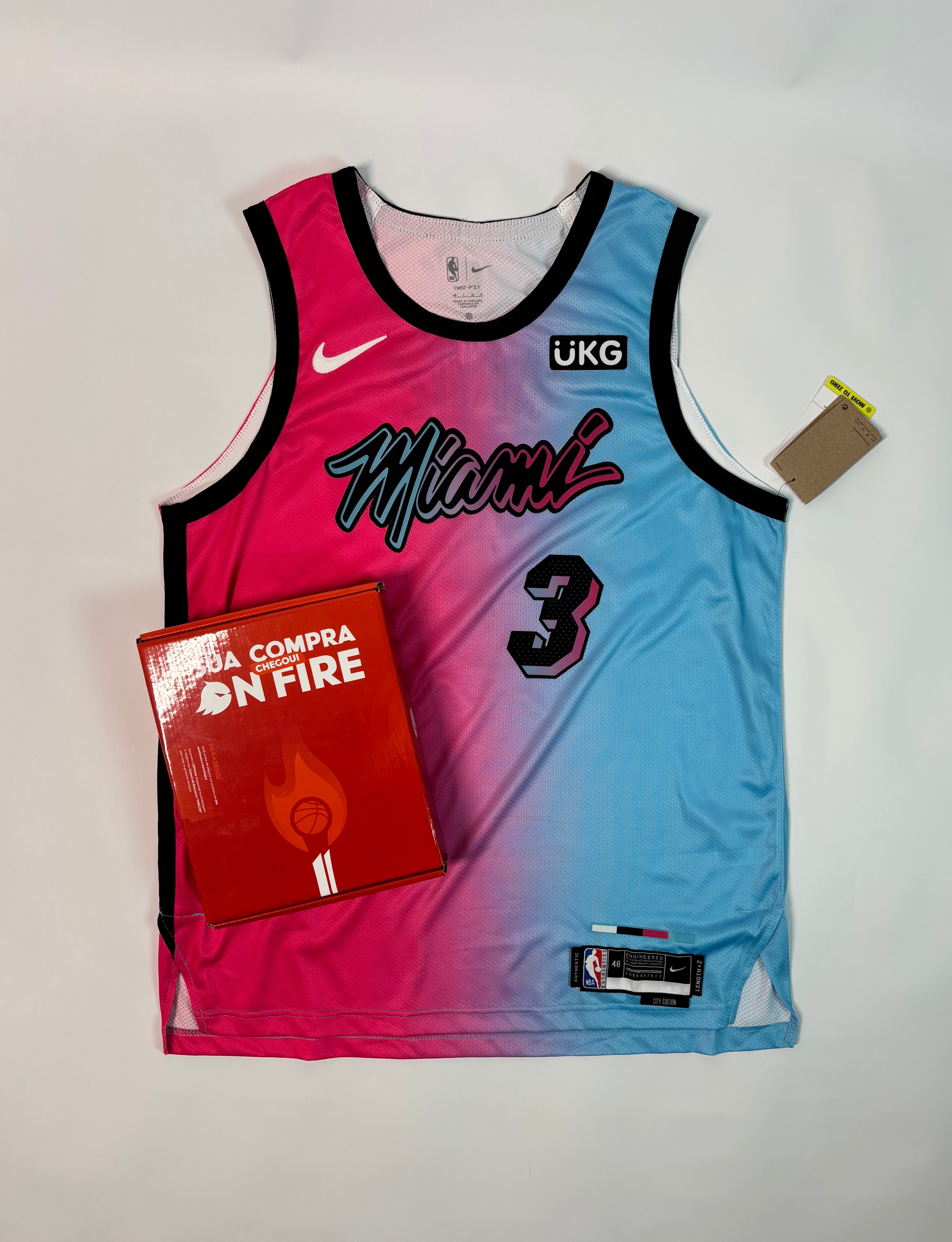 Regata NBA - Miami Heat City Edition 22/23 Authentic Version | PRONTA ENTREGA #WADE Lendas Autênticas