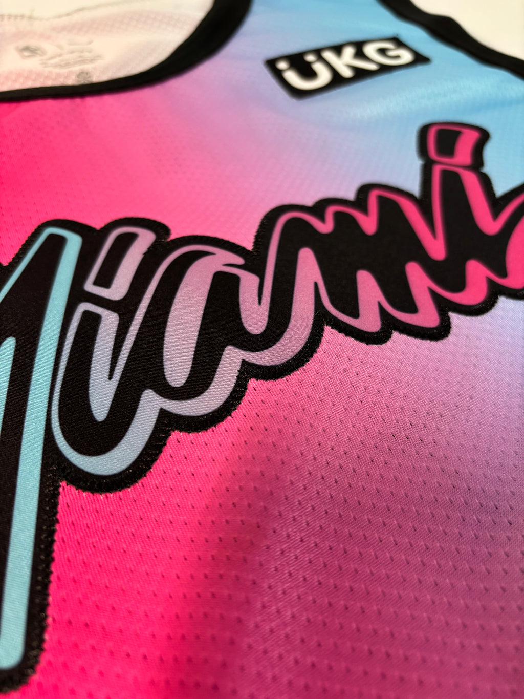 Regata NBA - Miami Heat City Edition 22/23 Authentic Version | PRONTA ENTREGA #WADE Lendas Autênticas
