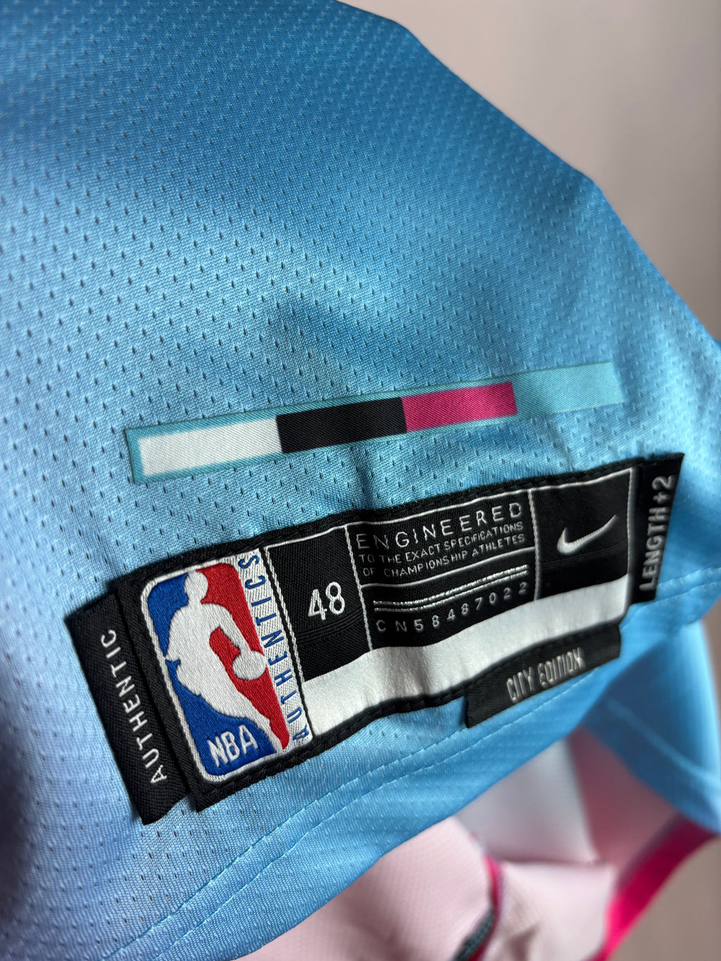 Regata NBA - Miami Heat City Edition 22/23 Authentic Version | PRONTA ENTREGA #WADE Lendas Autênticas