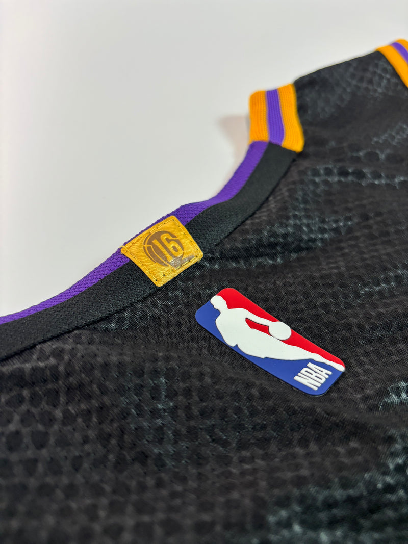 Regata NBA - Los Angeles Lakers Mamba Edition Authentic Version | PRONTA ENTREGA