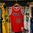 Regata NBA Retrô - Chicago Bulls 1984/85 Mitchell & Ness