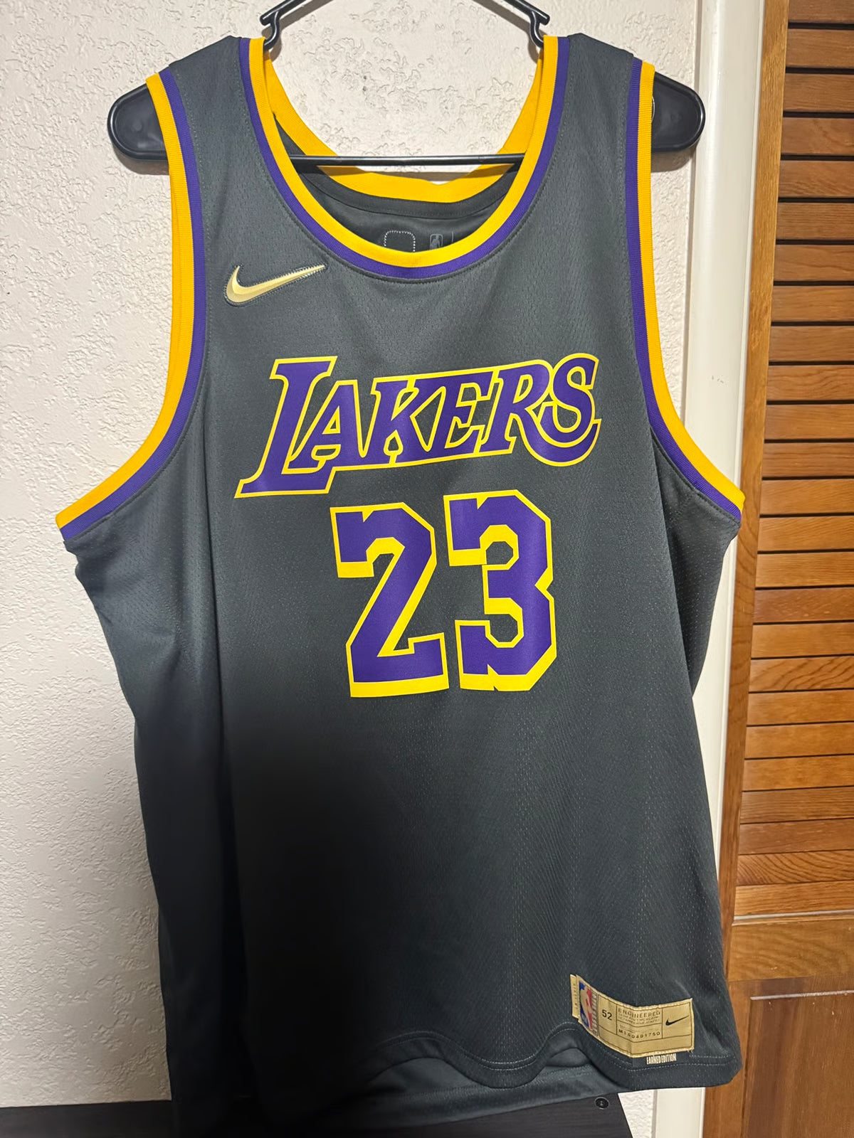 Regata NBA - Los Angeles Lakers Earned Edition 20/21 Swingman Version